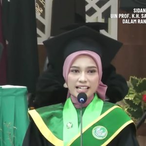 FTIK Kukuhkan 422 Wisudawan Wisudawati Periode ke-67 UIN Prof. K.H. Saifuddin Zuhri Purwokerto