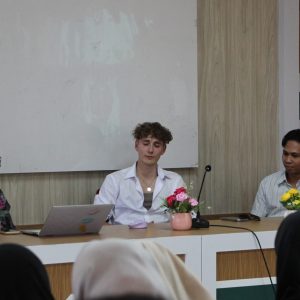TBI UIN Saizu Gelar Kuliah Tamu Internasional Bertema Cross-Cultural Dialogue bersama William May dari Prancis