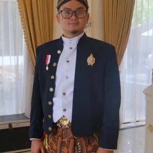 Dosen FTIK UIN Saizu Dikukuhkan sebagai Pujangga Keraton Surakarta, Tegaskan Sinergi Akademik dan Budaya Nusantara