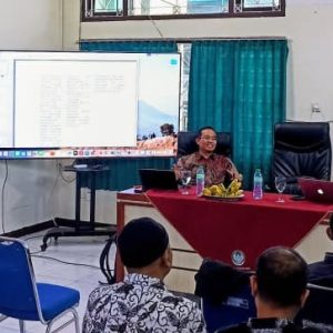 Dekan FTIK Jadi Narasumber Dalam Kesiapan Akreditasi Prodi MPI Pascasarjana UIN Saizu