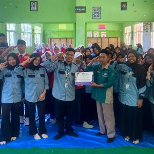 Tanamkan Jiwa Pemimpin Sejak Dini , Komunitas Leadership Gelar Latihan Dasar Kepemimpinan di MTs Ma’arif NU 2 Cilongok