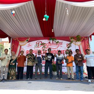 Memasuki Tahun Ke-Tiga Program Penanaman Pohon, FTIK UIN Saizu Serahkan 200 Bibit Pohon Buah!