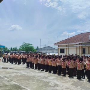Mahasiswa PKL FTIK Dampingi Serah Terima Jabatan Dewan Ambalan Kepramukaan di SMK Diponegoro 3 Kedungbanteng